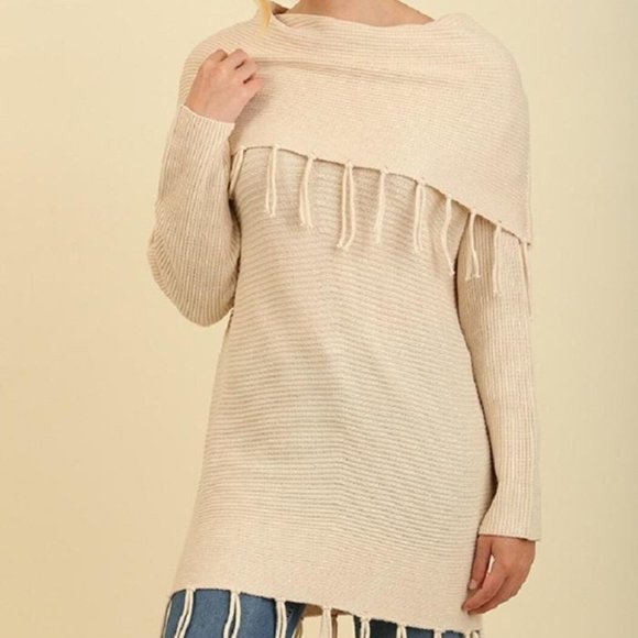 Umgee Sweaters - Umgee Long Sleeve Off Shoulder Fringe Sweater M